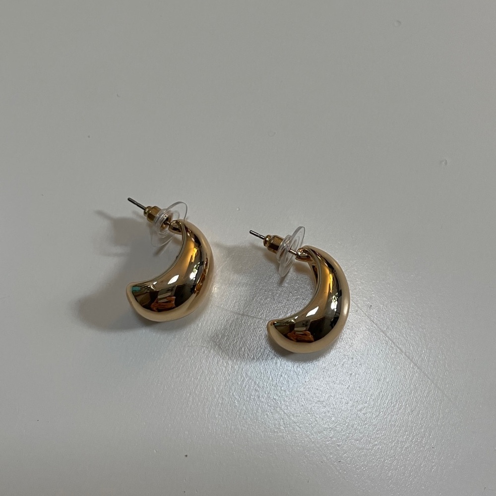 Gold Curl Earrings